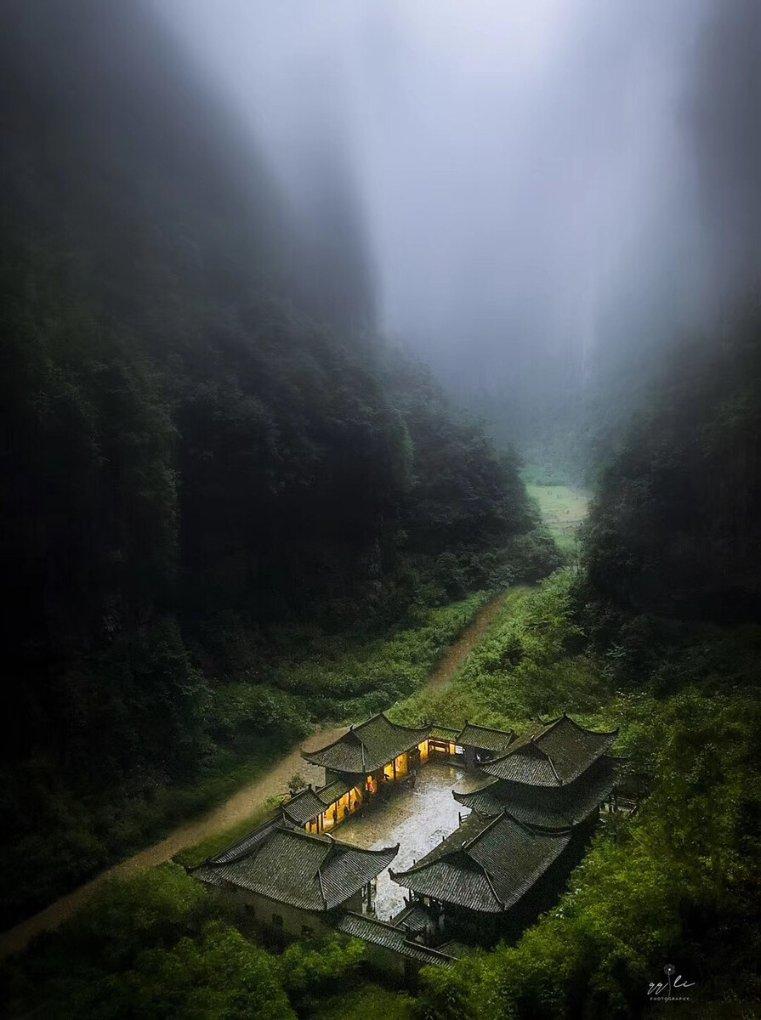 逃离午夜神坛